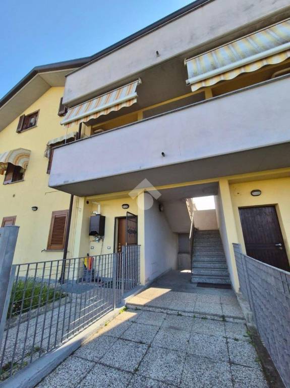 appartamento in vendita a Giussano in zona Paina