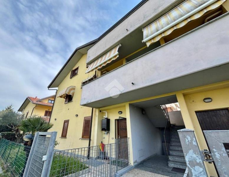 appartamento in vendita a Giussano in zona Paina