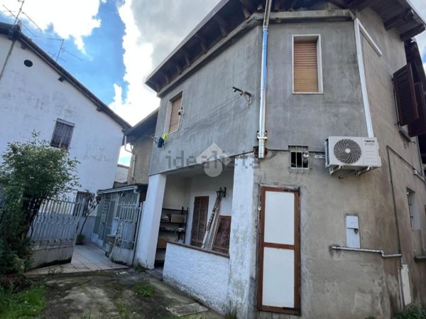 appartamento in vendita a Giussano in zona Paina