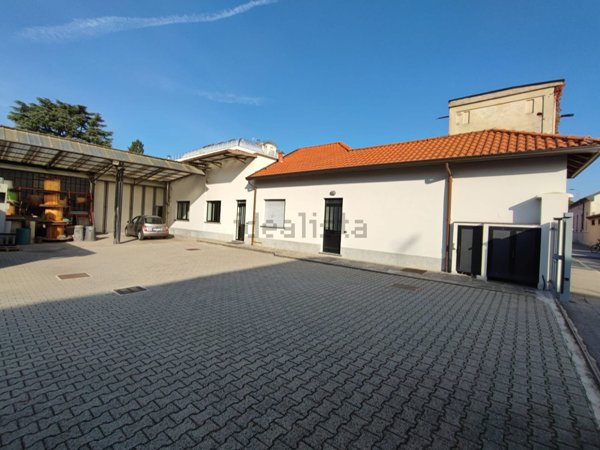 capannone in vendita a Giussano