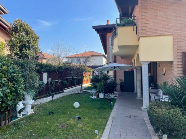 casa indipendente in vendita a Giussano