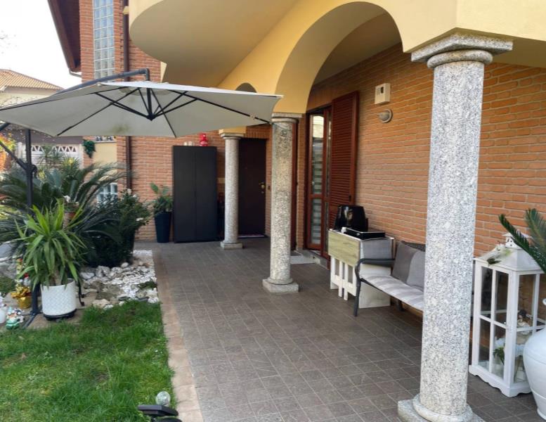 casa indipendente in vendita a Giussano