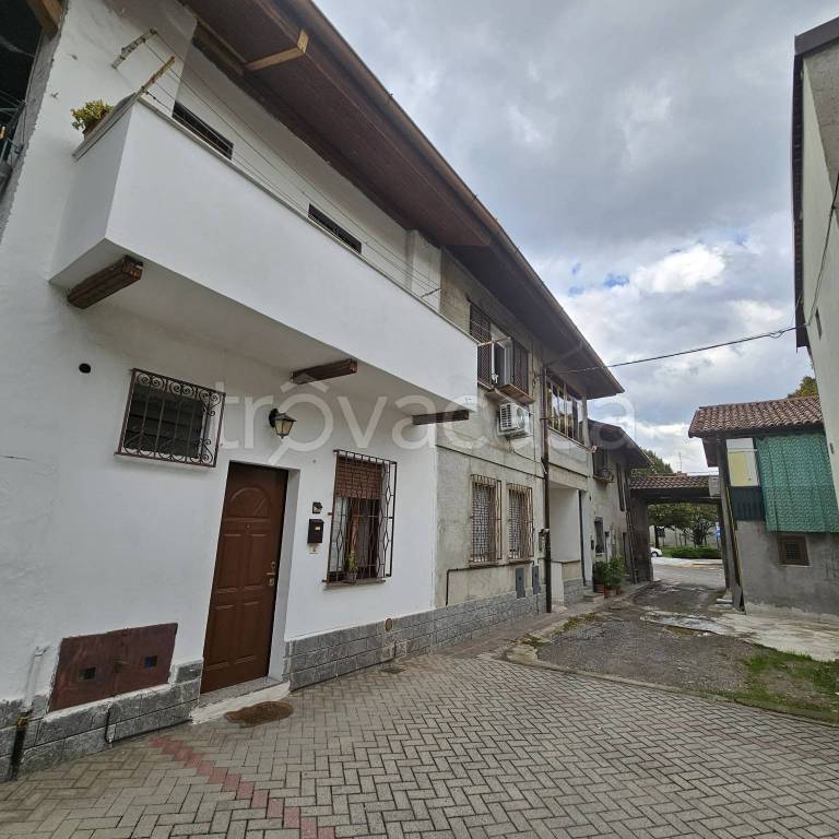 appartamento in vendita a Giussano in zona Paina