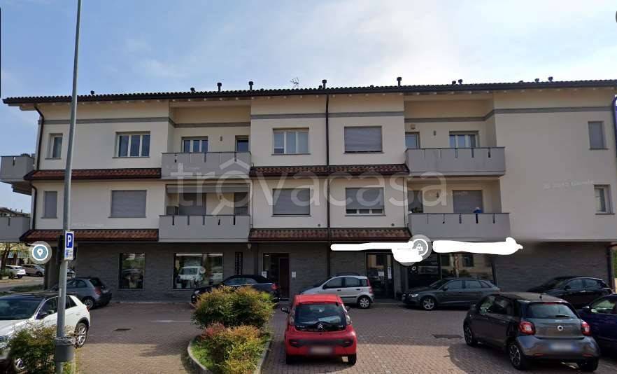 negozio in vendita a Giussano