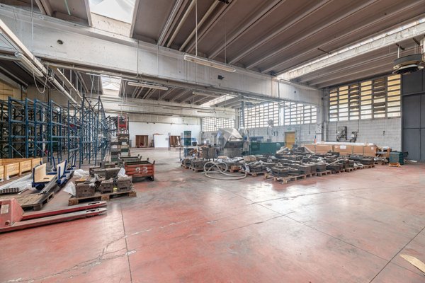 capannone in vendita a Giussano