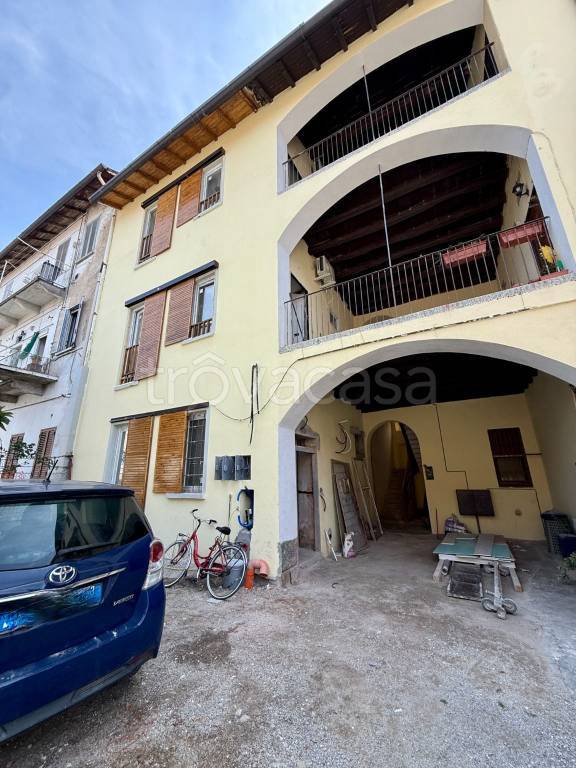appartamento in vendita a Giussano in zona Paina