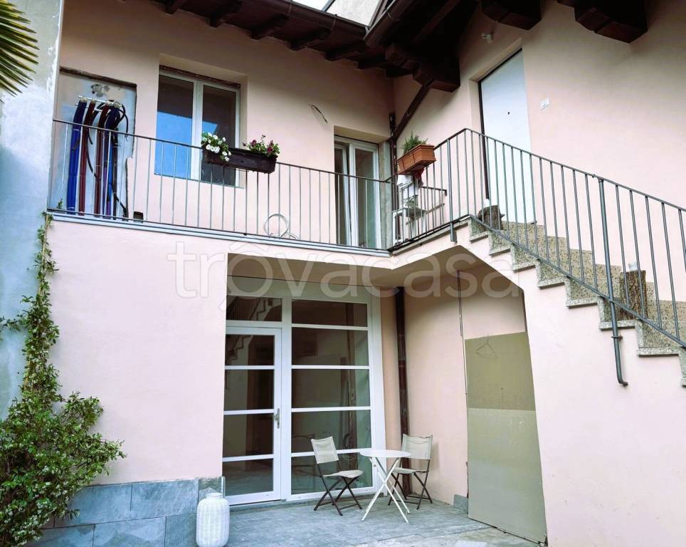 appartamento in vendita a Giussano in zona Paina
