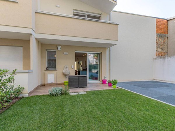 casa indipendente in vendita a Giussano in zona Paina