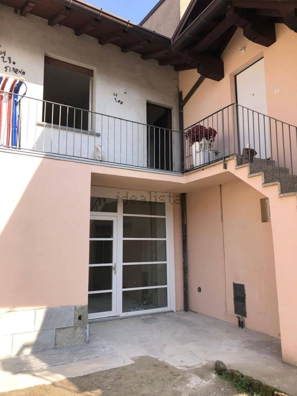 appartamento in vendita a Giussano in zona Paina