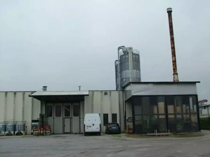 capannone in vendita a Giussano