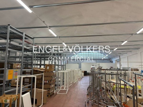 locale commerciale in vendita a Giussano