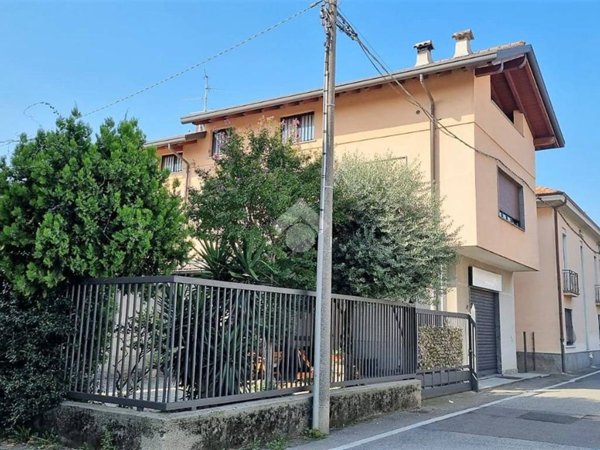 casa indipendente in vendita a Giussano in zona Birone