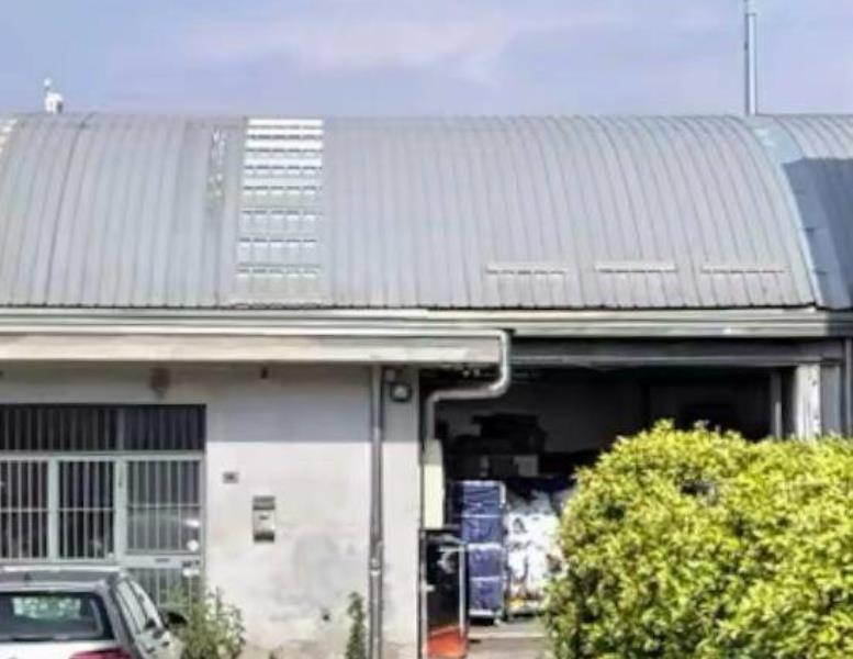 locale commerciale in vendita a Giussano