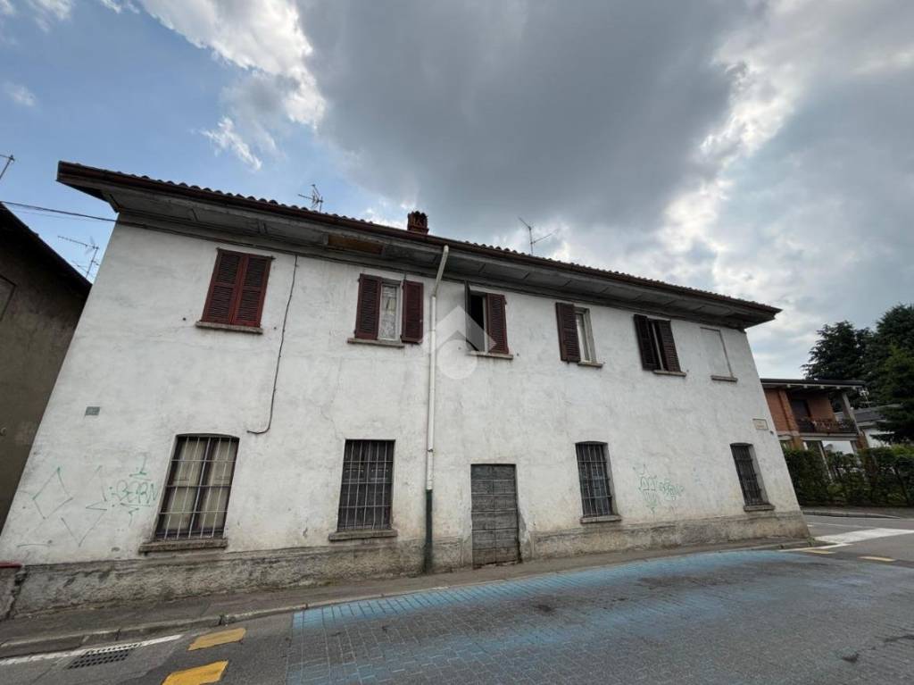 negozio in vendita a Giussano