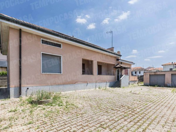 casa indipendente in vendita a Giussano