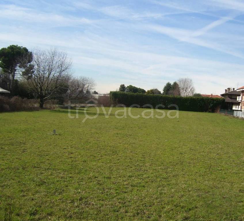 terreno edificabile in vendita a Giussano
