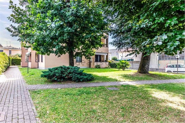 appartamento in vendita a Giussano in zona Birone