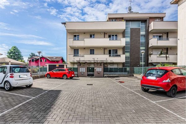 appartamento in vendita a Giussano in zona Paina