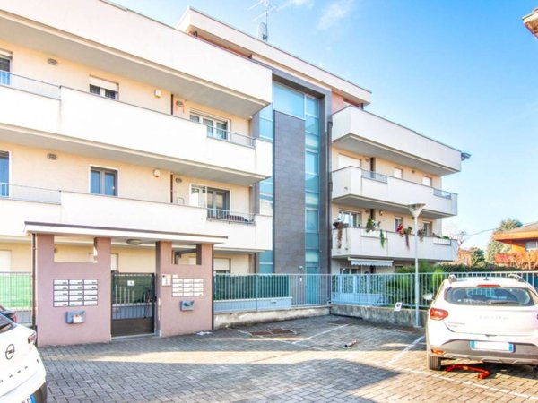 appartamento in vendita a Giussano in zona Paina