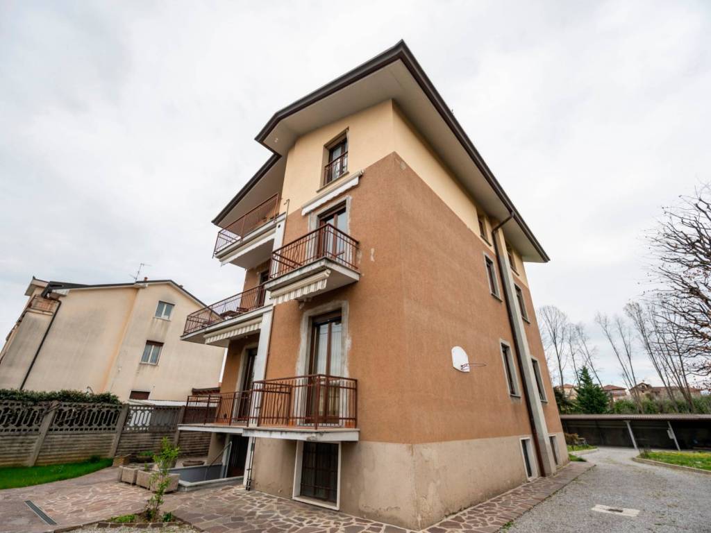 appartamento in vendita a Giussano
