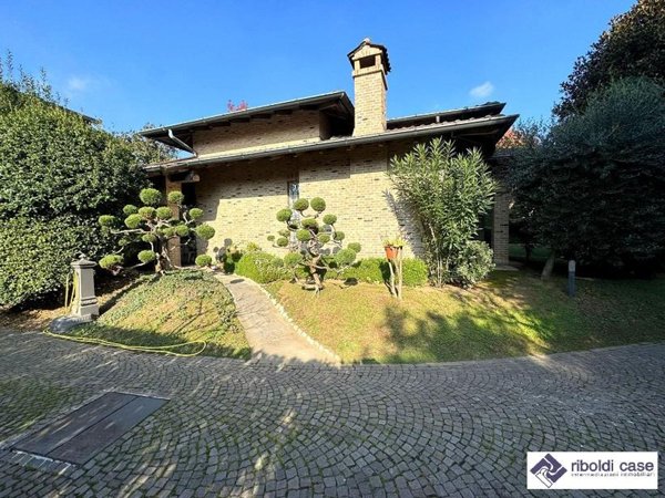 casa indipendente in vendita a Giussano