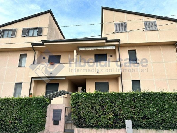 appartamento in vendita a Giussano in zona Paina