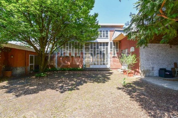 locale commerciale in vendita a Giussano