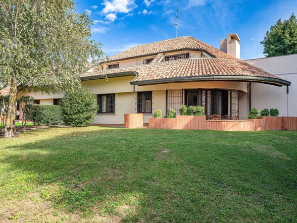 casa indipendente in vendita a Giussano