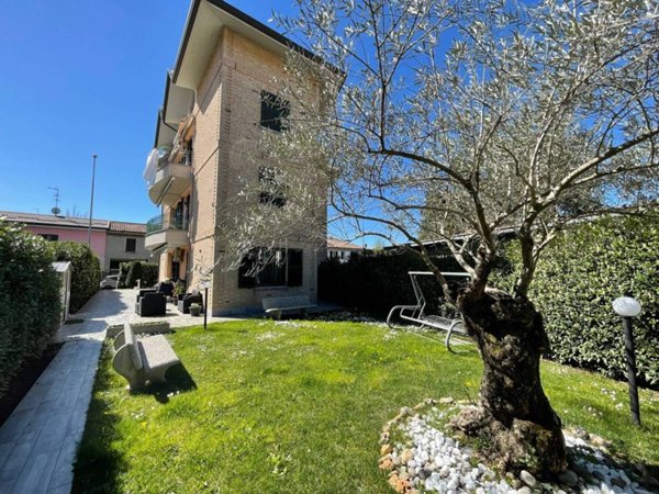 appartamento in vendita a Giussano in zona Paina