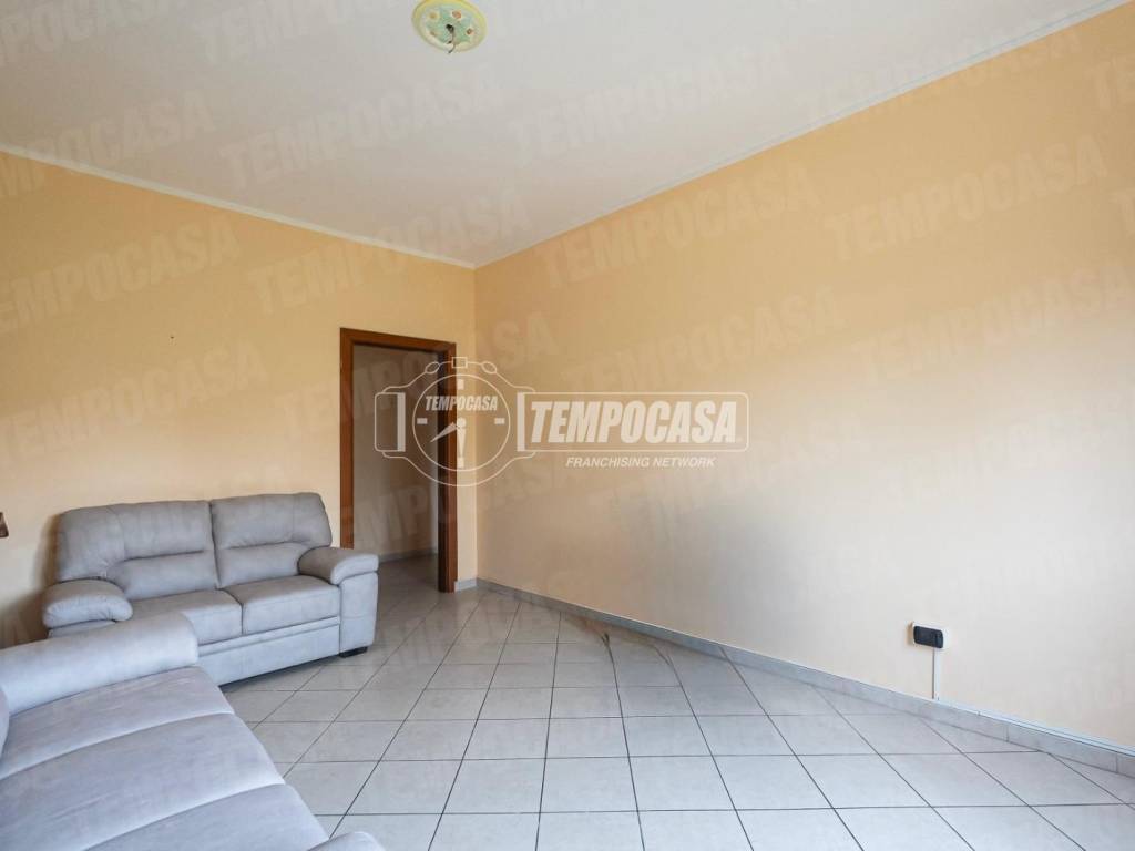 appartamento in vendita a Giussano in zona Paina