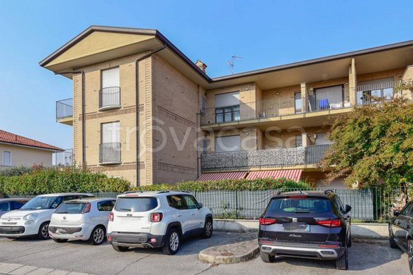 appartamento in vendita a Giussano in zona Paina