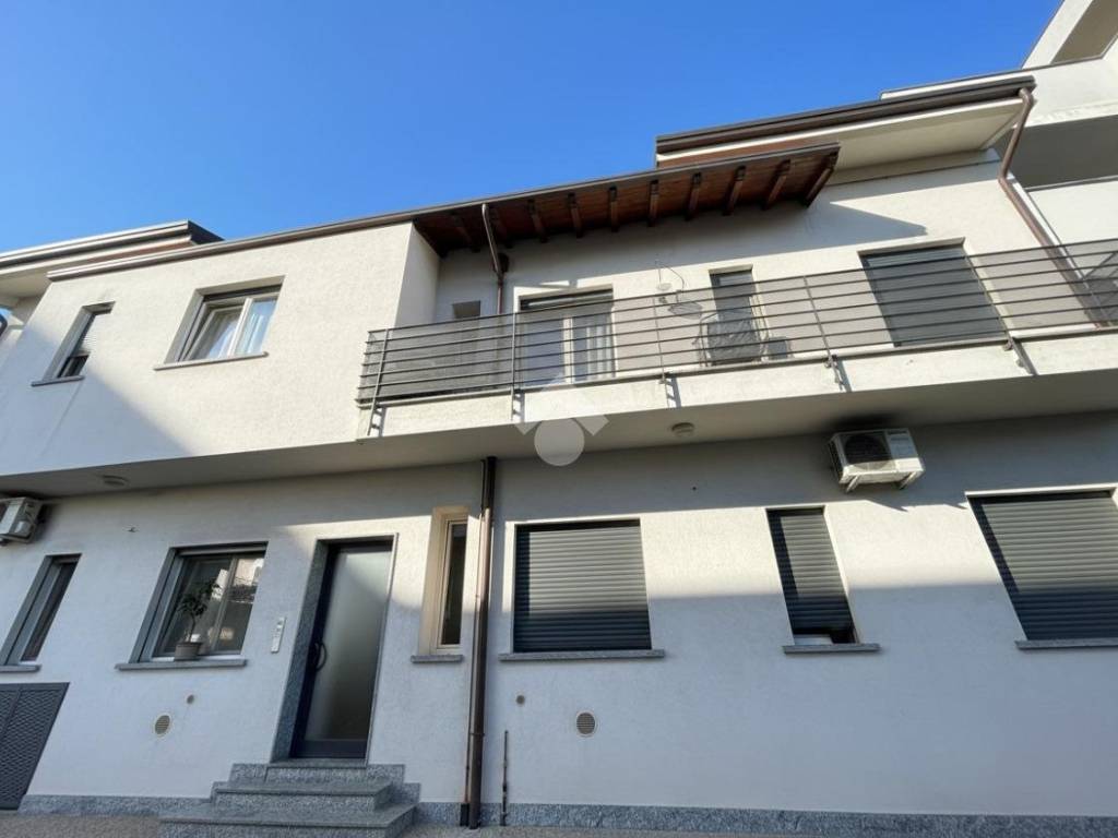 appartamento in vendita a Giussano in zona Paina