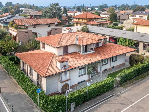casa indipendente in vendita a Giussano