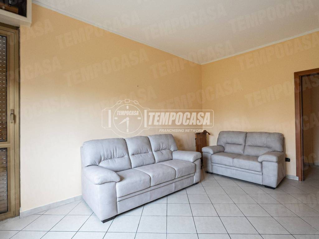 appartamento in vendita a Giussano in zona Paina