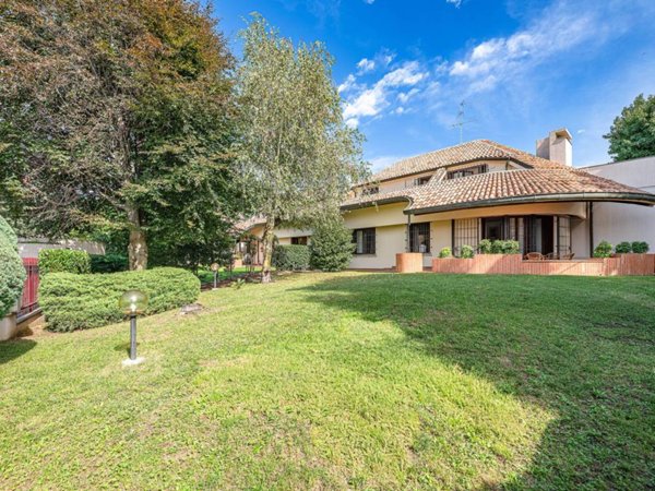 casa indipendente in vendita a Giussano