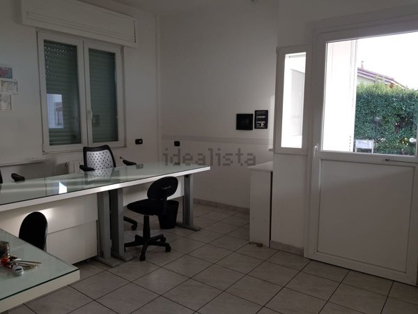 ufficio in vendita a Giussano in zona Paina
