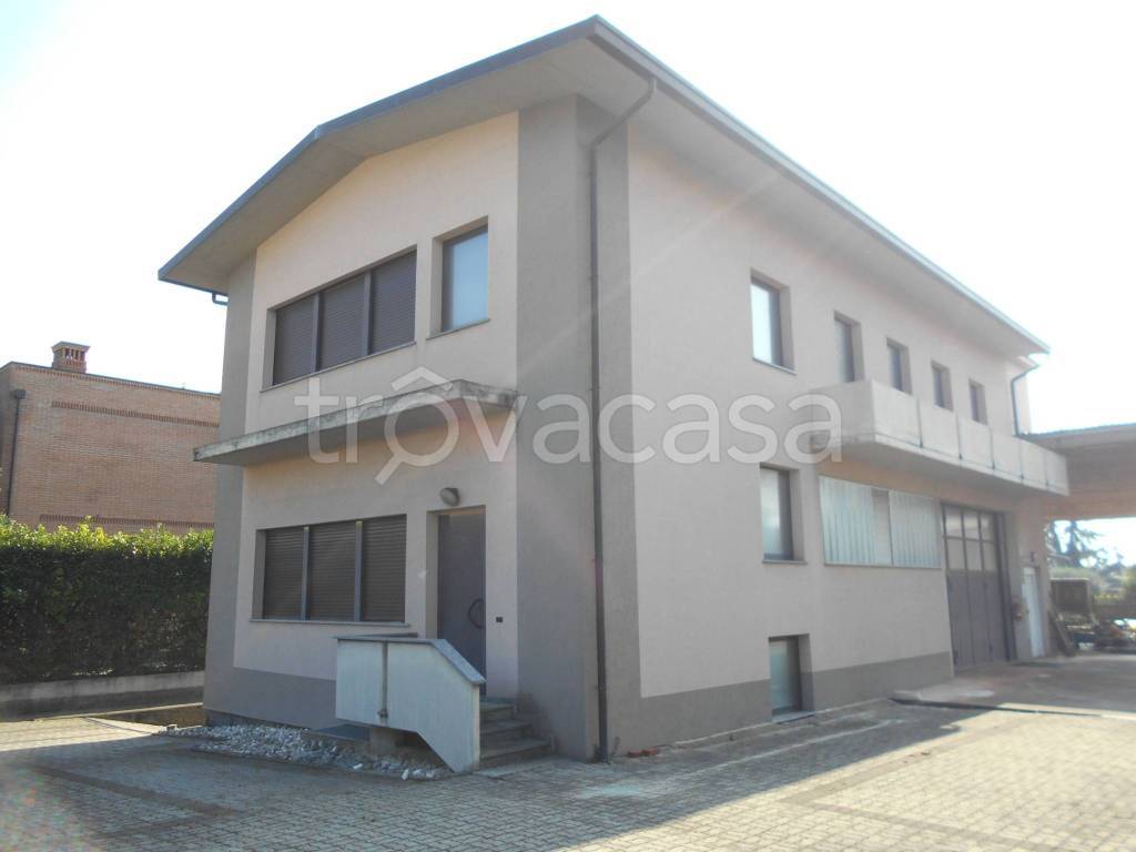 locale commerciale in vendita a Giussano