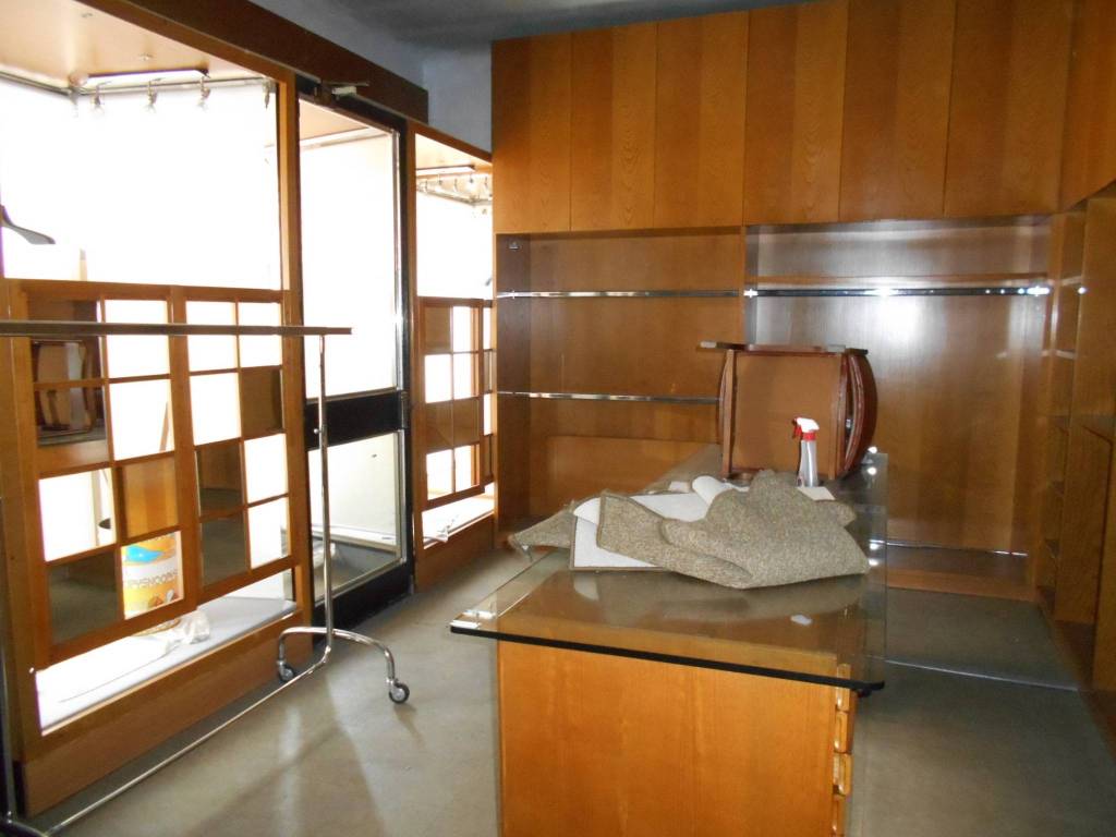 negozio in vendita a Giussano