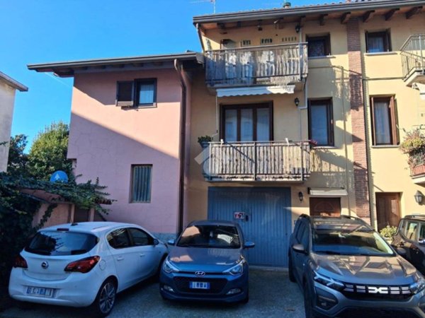 casa indipendente in vendita a Giussano in zona Paina
