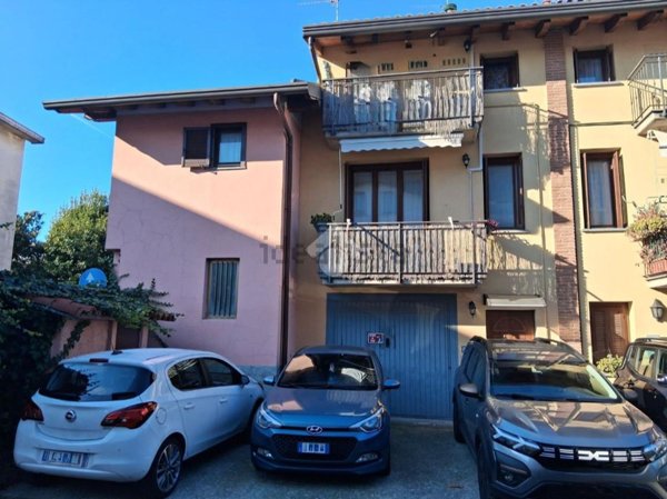appartamento in vendita a Giussano in zona Paina