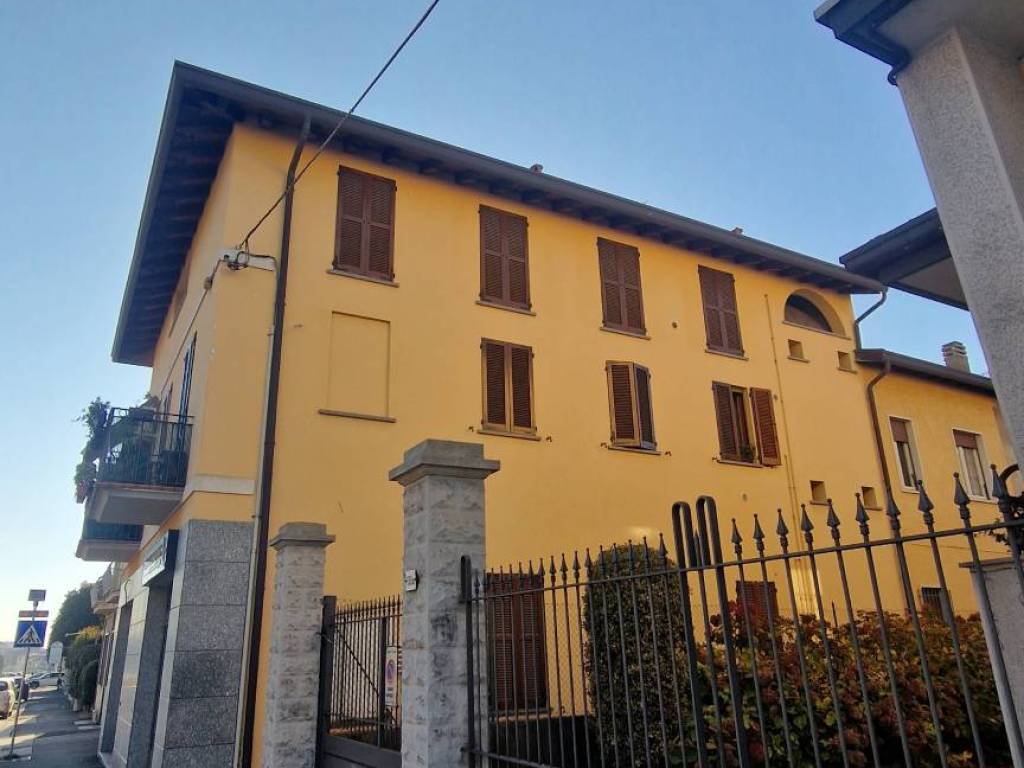 appartamento in vendita a Giussano in zona Paina