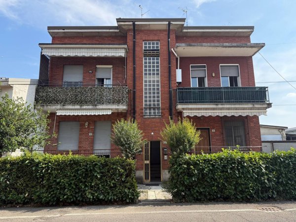 appartamento in vendita a Giussano in zona Birone