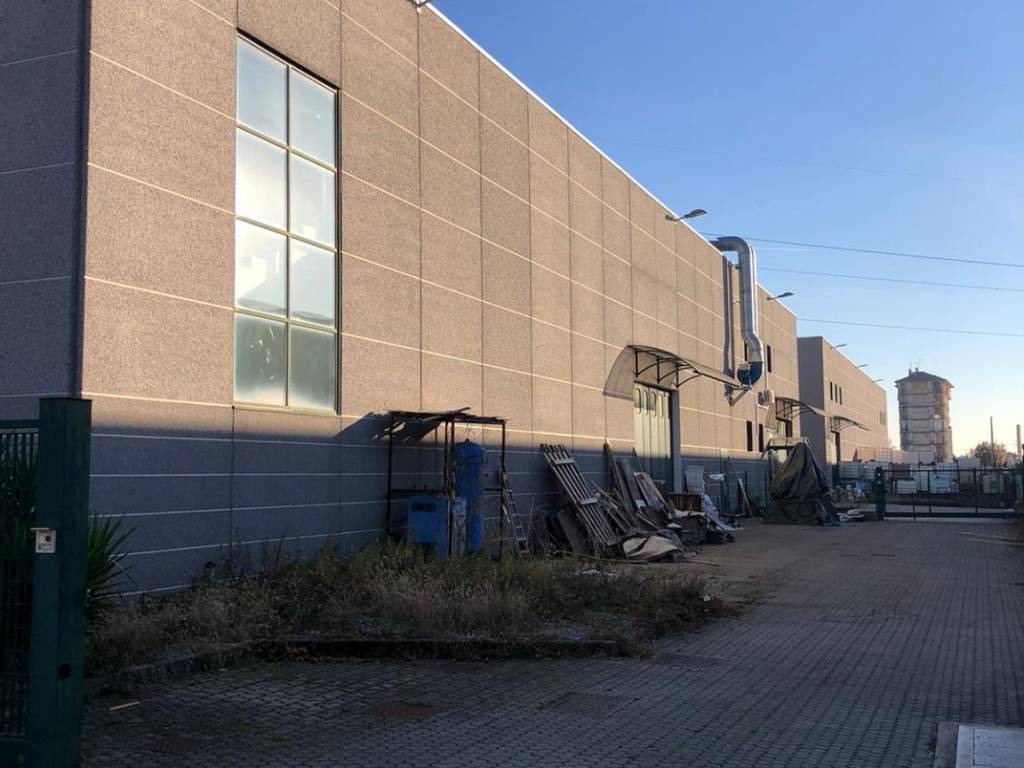 locale commerciale in vendita a Giussano