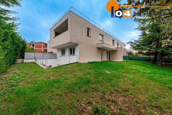 appartamento in vendita a Giussano in zona Paina