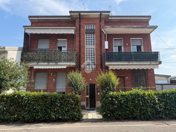 appartamento in vendita a Giussano in zona Birone