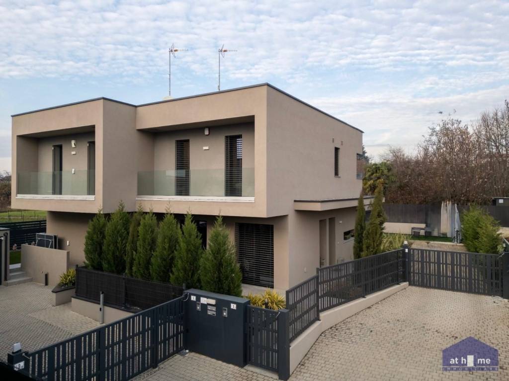 casa indipendente in vendita a Giussano