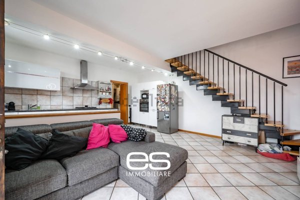 appartamento in vendita a Giussano in zona Paina