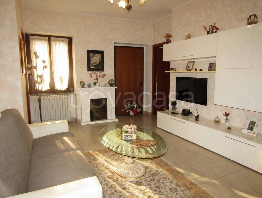 appartamento in vendita a Giussano in zona Paina