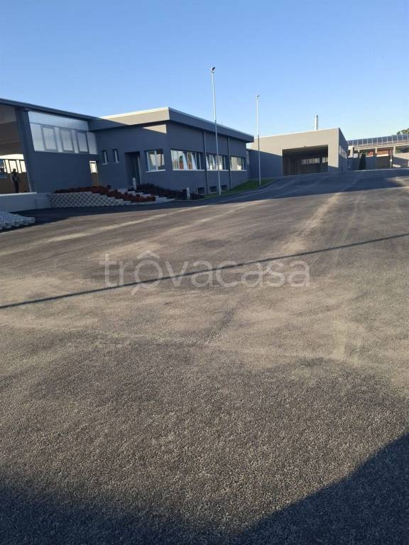 capannone in vendita a Giussano