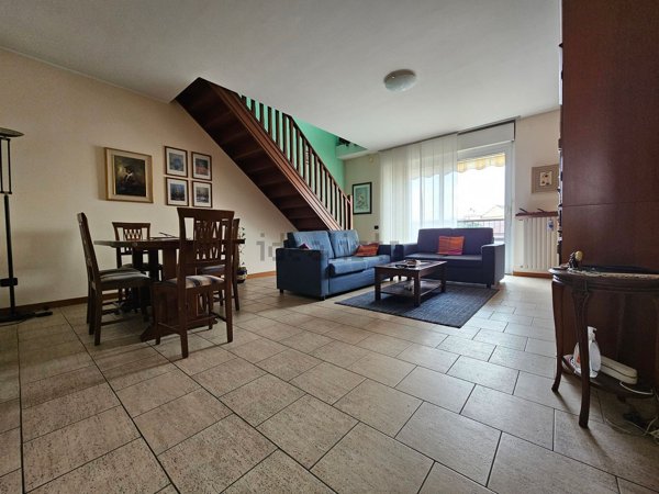 appartamento in vendita a Giussano in zona Birone